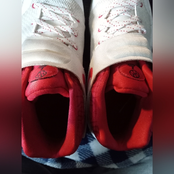 Nike Kyrie 2 Touch Factor Basketball Sneakers Youth - Picture 7 of 14